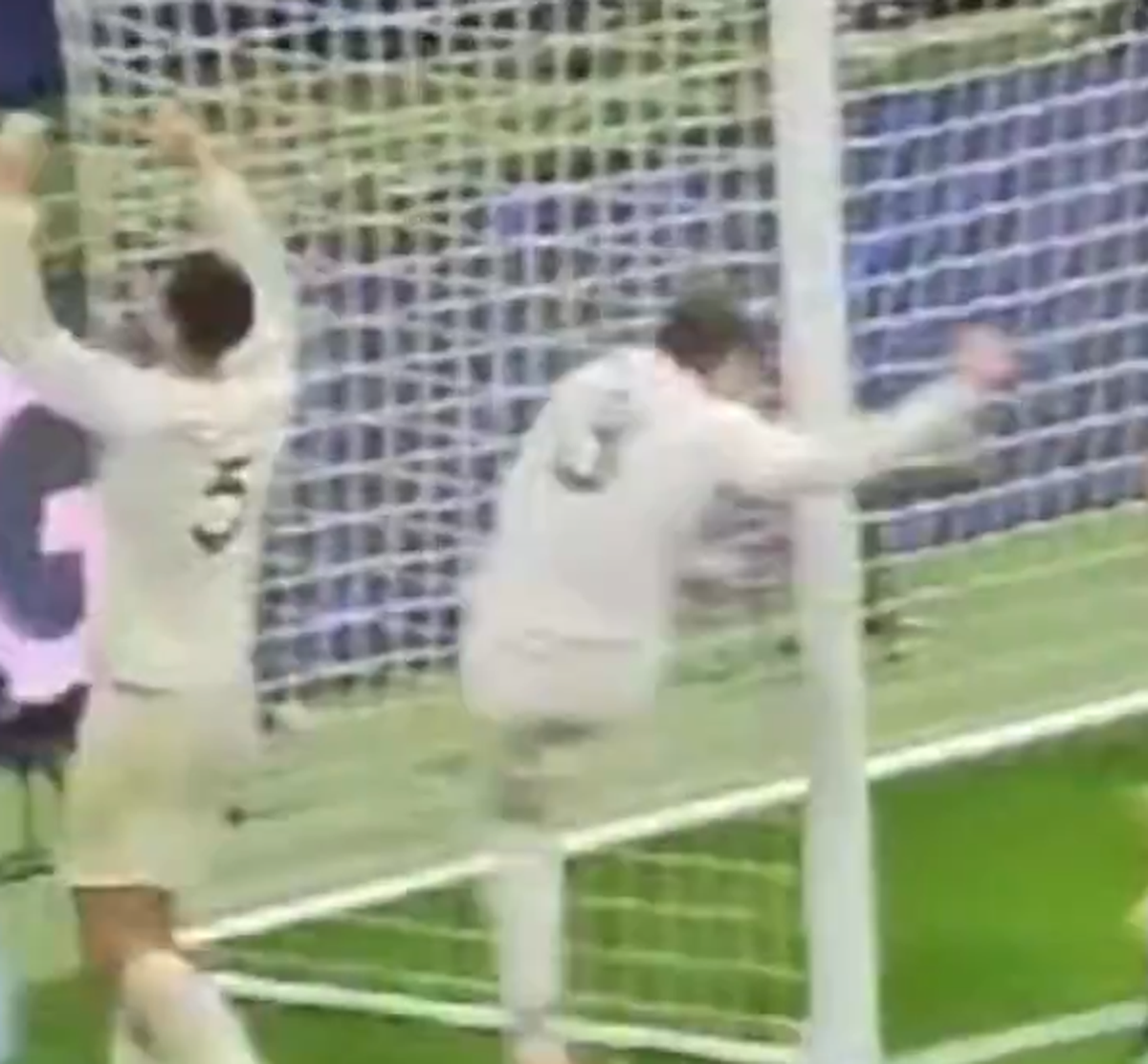 4 fotbaliști de la Real Madrid vor fi anchetați de UEFA, în urma gesturilor scandaloase de la finalul meciului!