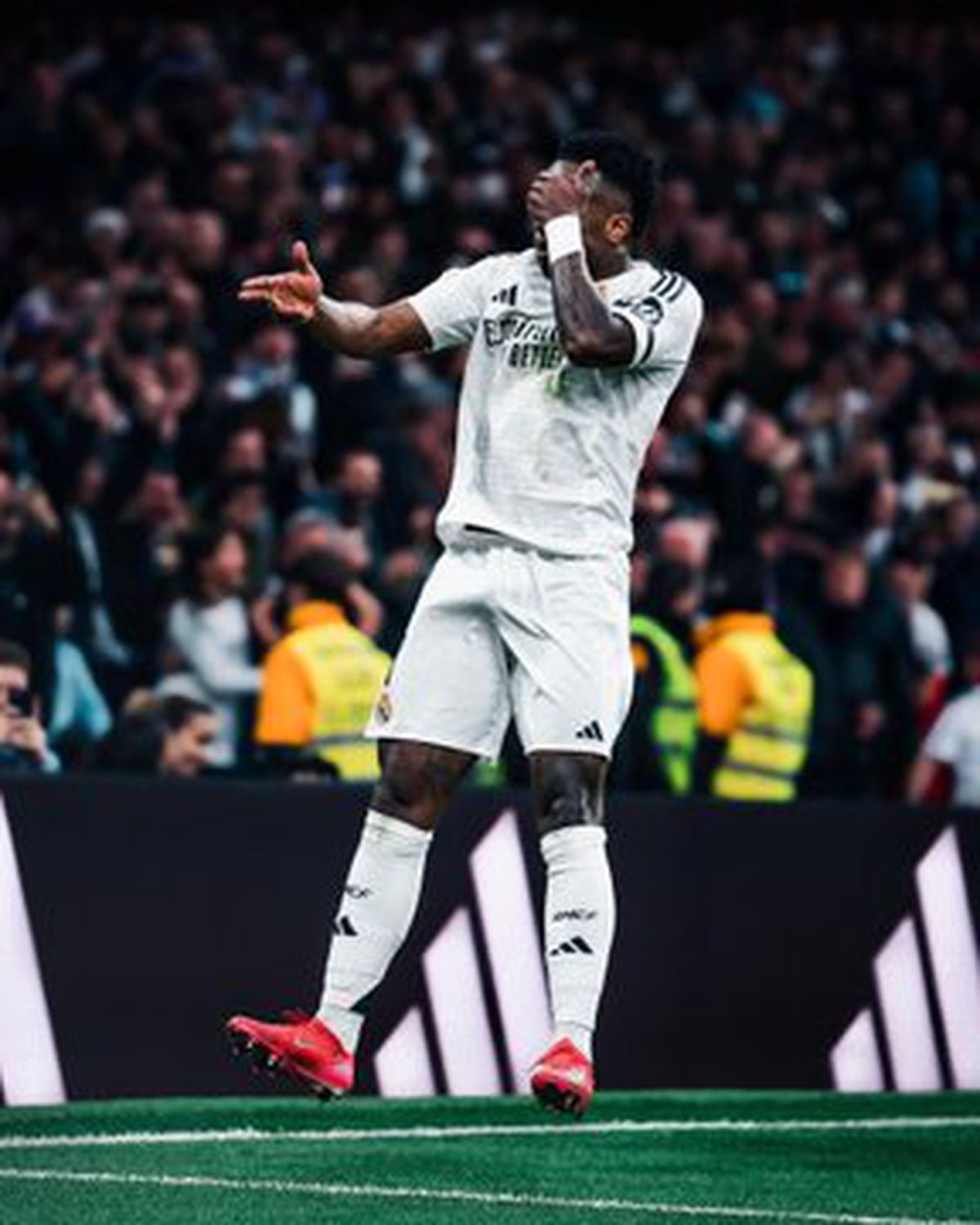 4 fotbaliști de la Real Madrid vor fi anchetați de UEFA, în urma gesturilor scandaloase de la finalul meciului!