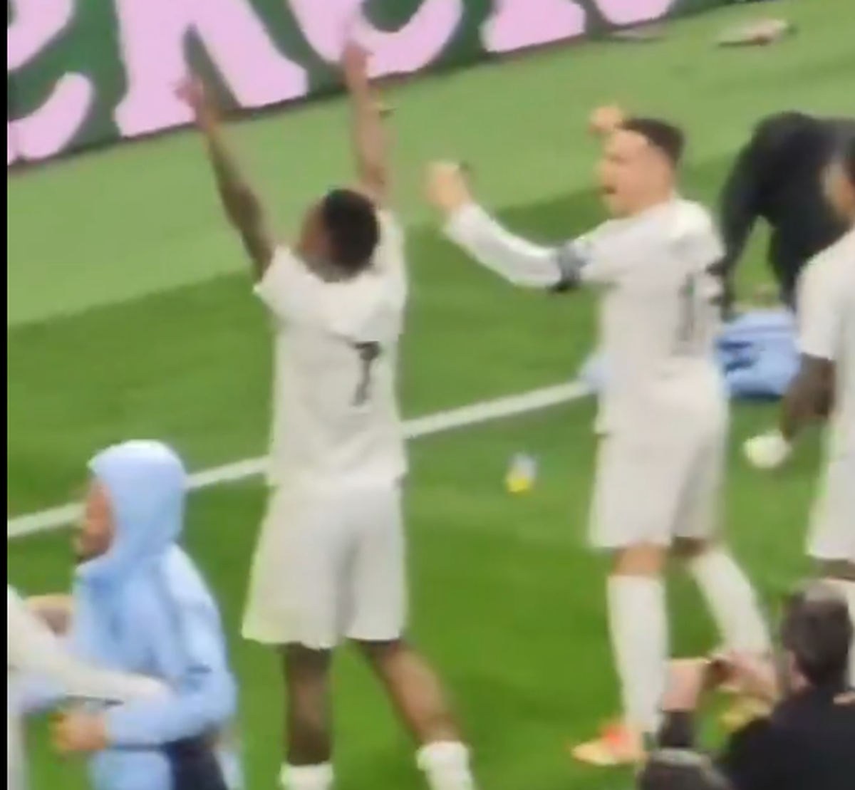 4 fotbaliști de la Real Madrid vor fi anchetați de UEFA, în urma gesturilor scandaloase de la finalul meciului!