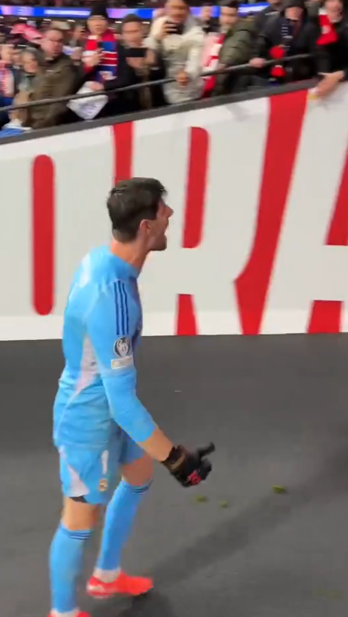 4 fotbaliști de la Real Madrid vor fi anchetați de UEFA, în urma gesturilor scandaloase de la finalul meciului!