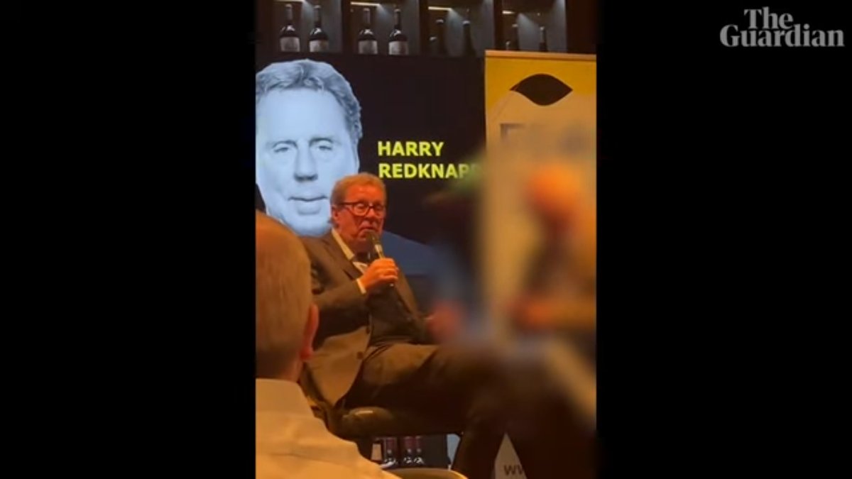 Celebrul antrenor englez e acuzat că a făcut salutul nazist pe scenă, după ce l-a numit pe Thomas Tuchel „spion german”!