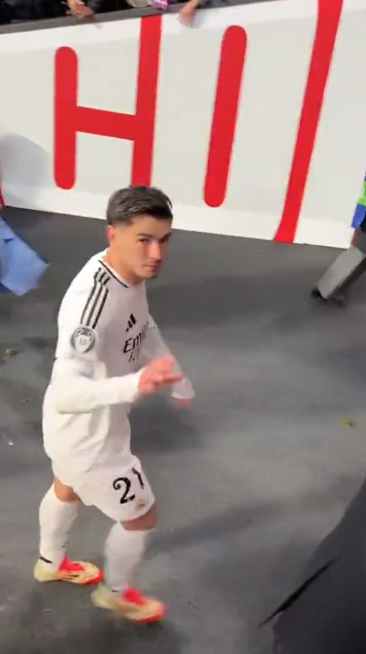 4 fotbaliști de la Real Madrid vor fi anchetați de UEFA, în urma gesturilor scandaloase de la finalul meciului!