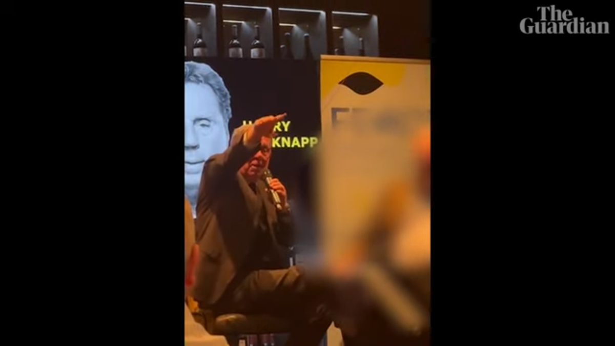 Celebrul antrenor englez e acuzat că a făcut salutul nazist pe scenă, după ce l-a numit pe Thomas Tuchel „spion german”!