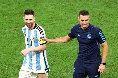 Lionel Messi, alături de selecționerul Lionel Scaloni // foto: Guliver/gettyimages