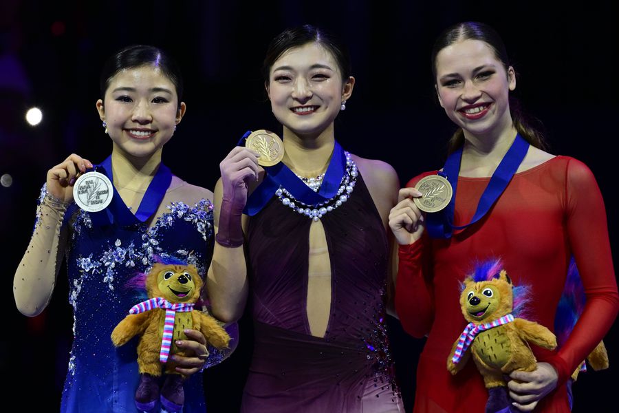 Mone Chiba, Kaori Sakamoto și Nina Pinzarrone FOTO Imago Images Kaori Sakamoto a cucerit al patrulea titlu mondial din carieră la Praga