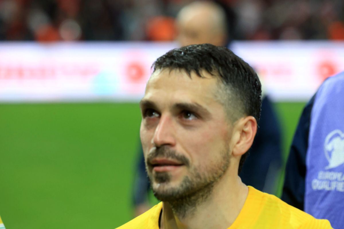 Tristețea lui Nicolae Stanciu, în imagini: căpitanul naționalei, profund afectat de eșecul de la Istanbul