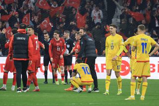 Fostul antrenor din Superliga dă cu barda: „Am ajuns să ne purtăm cu ei precum cu ouăle de Paști! Ne mâncau kosovarii ca pe mititei”