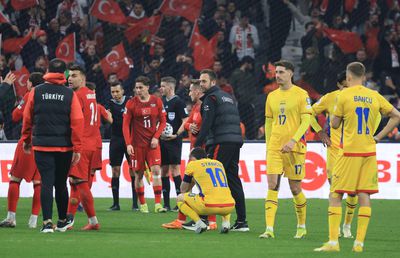 Fostul antrenor din Superliga dă cu barda: „Am ajuns să ne purtăm cu ei precum cu ouăle de Paști! Ne mâncau kosovarii ca pe mititei”