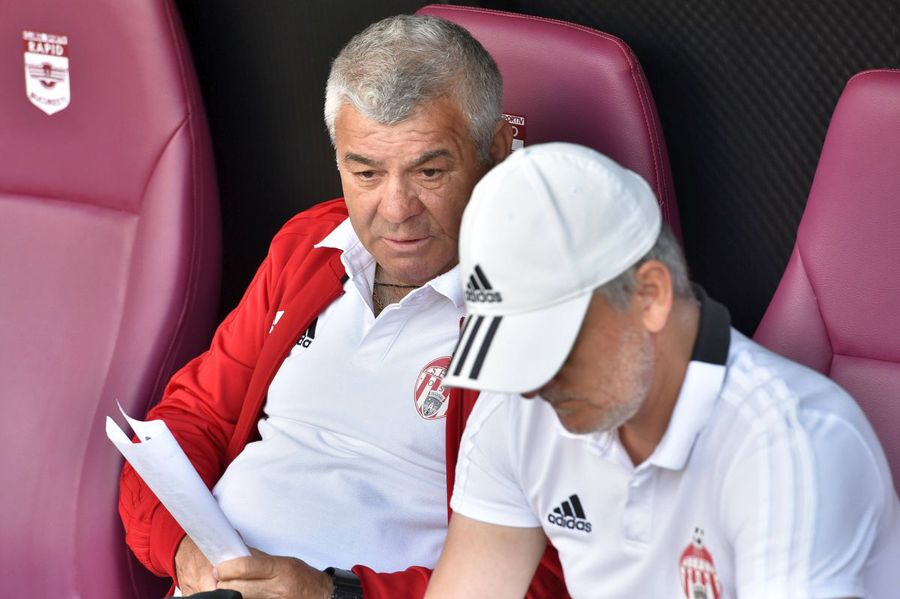 Fostul antrenor din Superliga dă cu barda: „Am ajuns să ne purtăm cu ei precum cu ouăle de Paște! Ne mâncau kosovarii ca pe mititei”