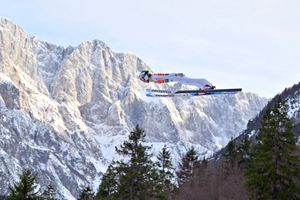 Zbor istoric! Nika Prevc a stabilit un nou record mondial la sărituri cu schiurile