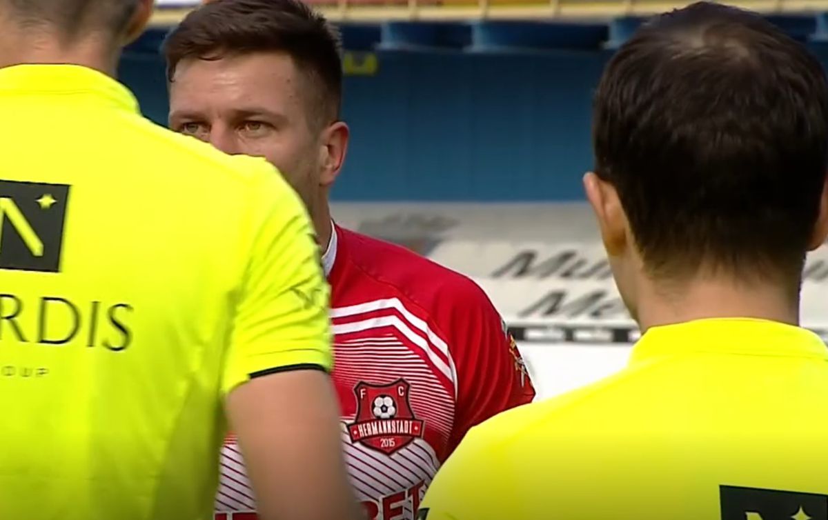 Circ în Hermannstadt - Gaz Metan: gol validat de „central”, anulat de tușier, apoi validat din nou! Scandal pe teren