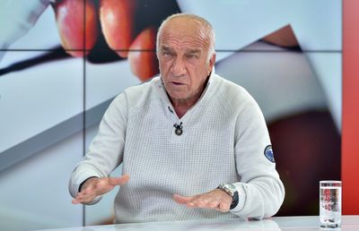 Ionel „Oneață” Augustin vine la „Prietenii lui Ovidiu”, miercuri, ora 20:00 » Povești și amintiri geniale ale atacantului poreclit „Pantera Roz”