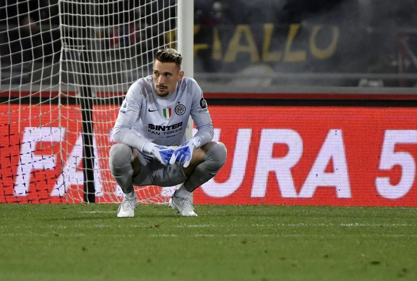 SERIE A. Ionuț Radu (24 de ani) a fost titular în poarta lui Inter și a gafat incredibil la golul doi marcat de Bologna, 2-1 scor final pentru formația lui Mihajlovic. N-au lipsit reacțiile, jurnaliștii italieni fiind vehemenți cu portarul român.
