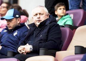 Bannerul afișat de frații Surkis la amicalul cu Borussia Dortmund