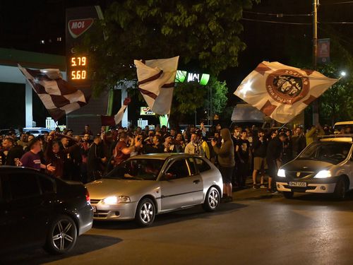 Fanii Rapidului au primit peste 1.500 de bilete pentru meciul împotriva Chindiei, programat vineri, de la ora 20:30, pe arena „Ilie Oană” din Ploiești.