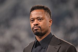 Îl apără pe Carrick: „Cel mai mut coleg din cariera mea lansează numai «bombe»! Sper să-l fi atacat hackerii”