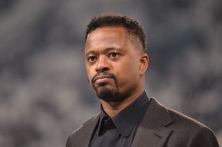 Evra îl atacă pe Scholes: „Cel mai mut coleg din cariera mea lansează numai «bombe»! Sper să-l fi atacat hackerii”