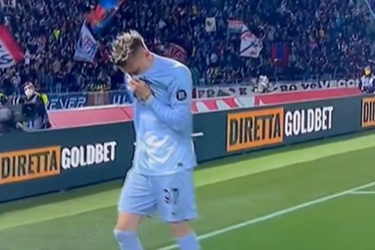 SERIE A. Ionuț Radu (24 de ani) a greșit decisiv în Bologna - Inter 2-1 la golul doi marcat de gazde. La finalul restanței din etapa #20, portarul român a avut nevoie de sprijinul colegilor.