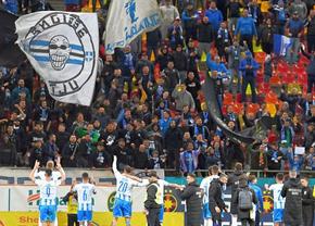 Ultrașii Craiovei „aprind” derby-ul cu FCSB: „Să câștigăm meciul cu clona ciobanului, cum e și cea a familiei din Booveni”