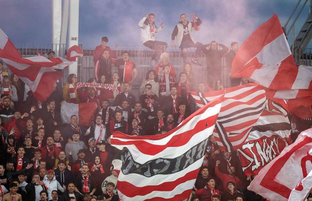 Le răspunde fanilor care au huiduit tactica lui Dinamo: „Suntem singura țară din lume unde nu se apreciază asta!”