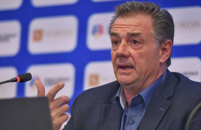 Cea mai dură reacție, după explicațiile lui Kyros Vassaras: „Ne ia la bășcălie, râd și curcile. Îl detest!”