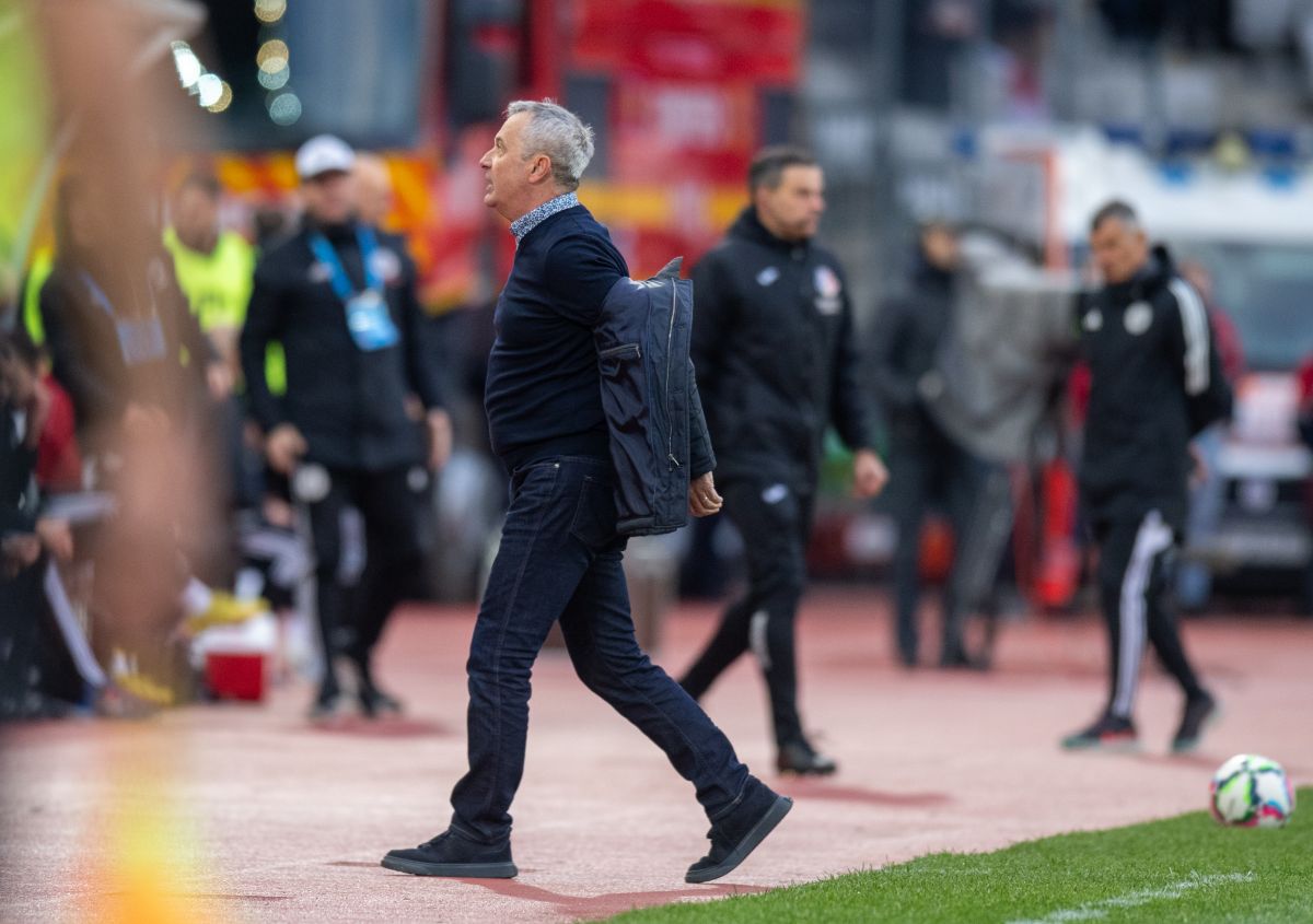 Mladinovici a fost la centru, dar Istvan Kovacs a condus U Cluj - UTA, din camera VAR! » Două decizii cruciale în semifinala Cupei României Betano