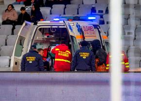 Emoții la Cluj, în semifinala Universitatea - UTA: luată de ambulanță, după ce i s-a făcut rău