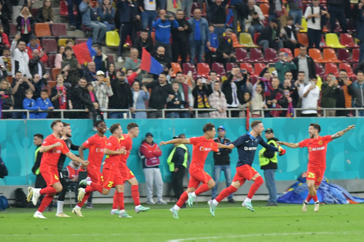 „Explozie” pe teren! Cum au sărbătorit jucătorii de la FCSB primul titlu după 9 ani