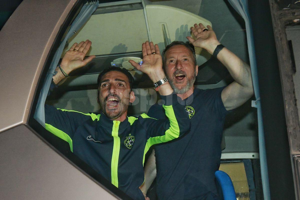 Cum și-a spart capul MM Stoica după ce FCSB a luat campionatul: „Nu știu ce a înțeles de a venit așa violent” » Ilie Dumitrescu, reacție amuzantă