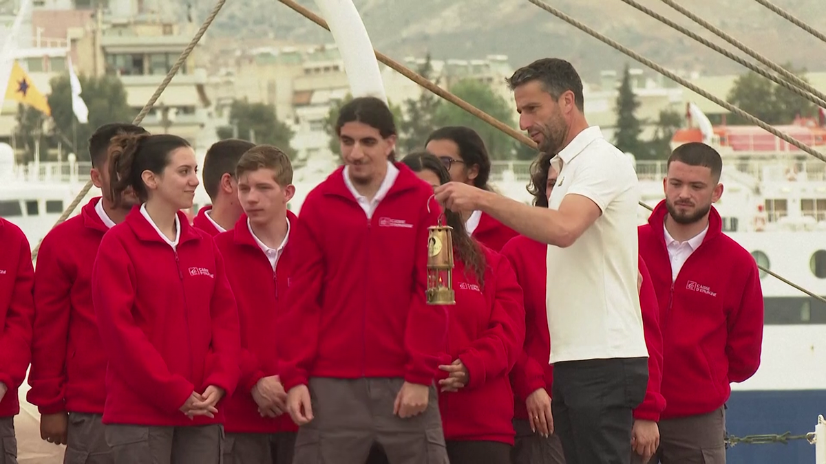 Flacara olimpica plecare din Grecia