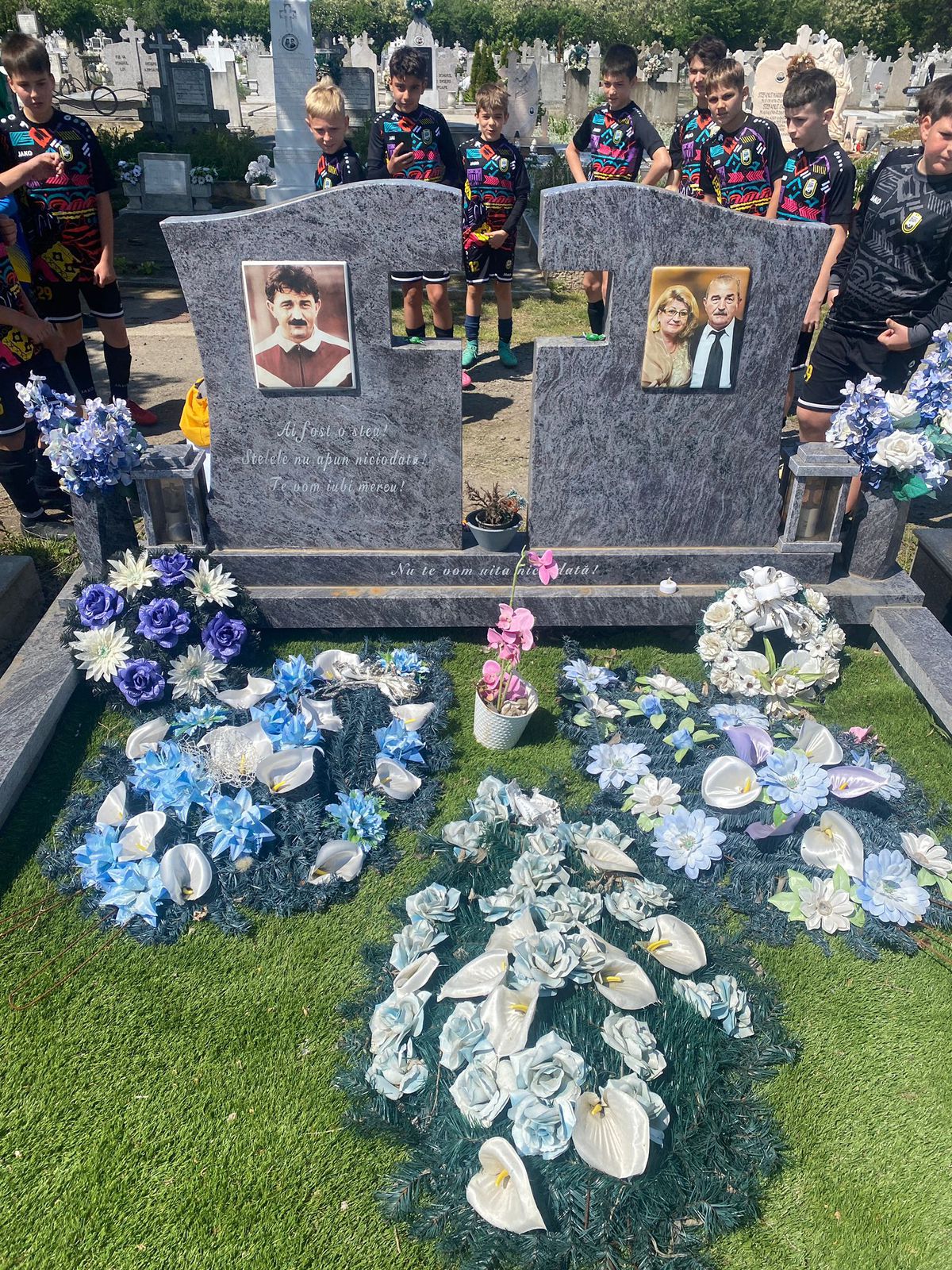 La mormântul lui Ionuț Popa » Omagiu în ziua în care FC Politehnica ar fi împlinit 79 de ani