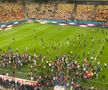 Suporterii FCSB au intrat pe gazon