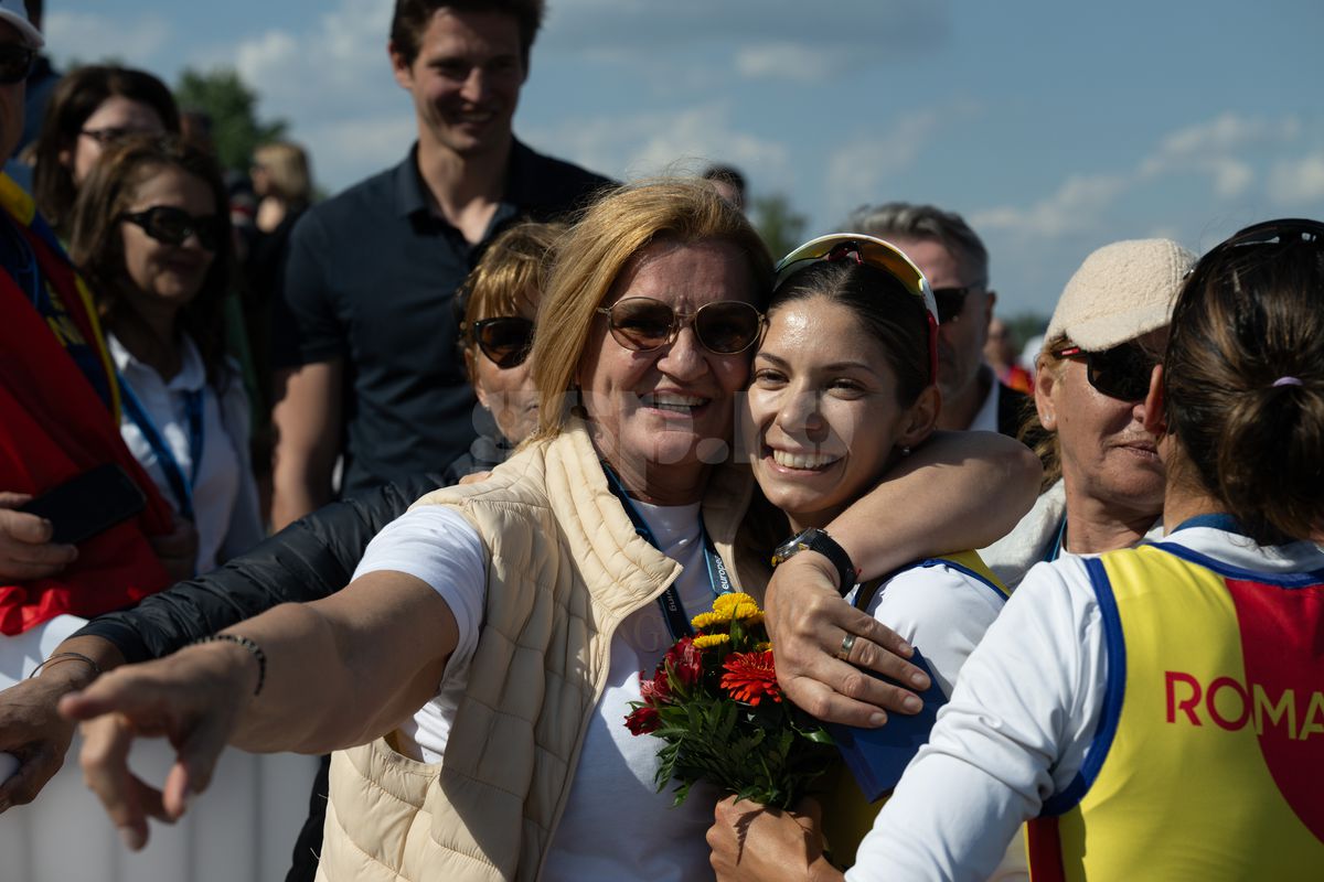 Barca de două vâsle, categorie ușoară-aur