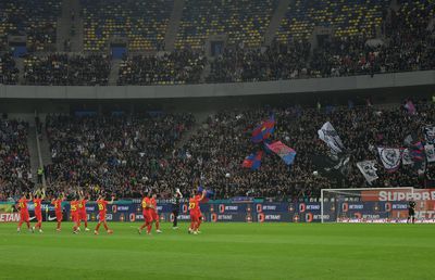 Cum a venit Florinel Coman la petrecerea de titlu a celor de la FCSB » Le-a avut alături pe soția Ioana și fiica lor, Kasia