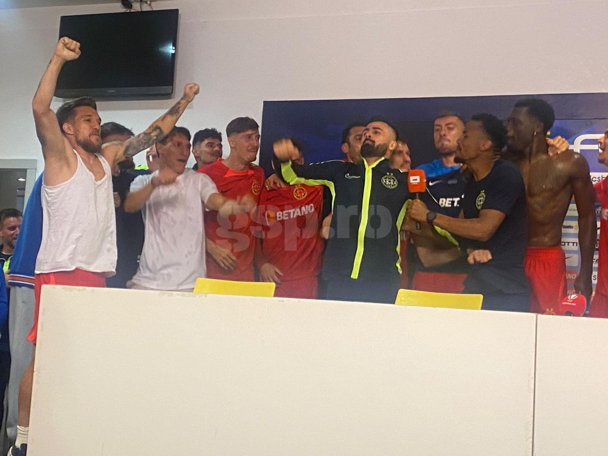 Nebunie la conferință » Jucătorii de la FCSB au intrat peste Charalambous și au declanșat fiesta