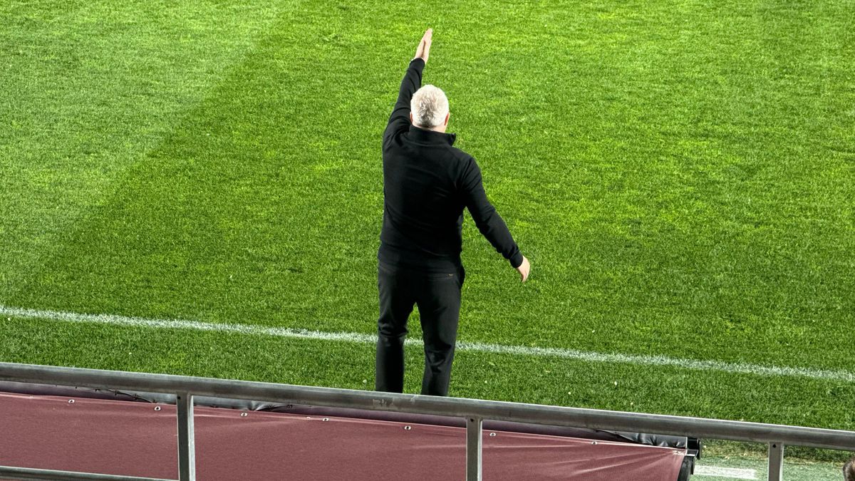 Marius Șumudică, în timpul derby-ului dintre Rapid și FCSB // 27.04.2025