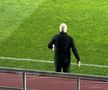 Marius Șumudică s-a dat cu capul de bancă în prima repriză din Rapid - FCSB: „Ăla e fundaș central, bă băiatule, bă?!”