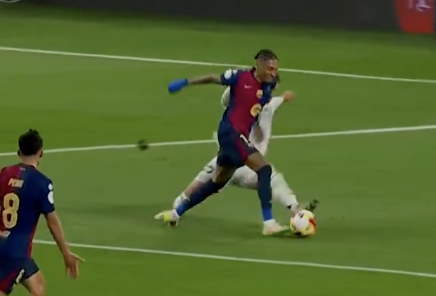 „Îți arat ca să vezi” » Dialogul care a dus la anularea penalty-ului din prelungirile meciului Barcelona - Real Madrid