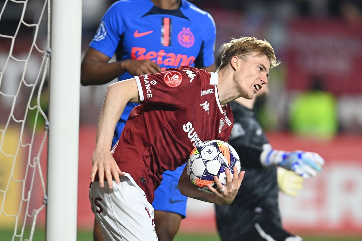 Strigăt din vestiarul Rapidului, după eșecul cu FCSB: „Să rămână Șumudică! A văzut o țară întreagă ce s-a întâmplat”