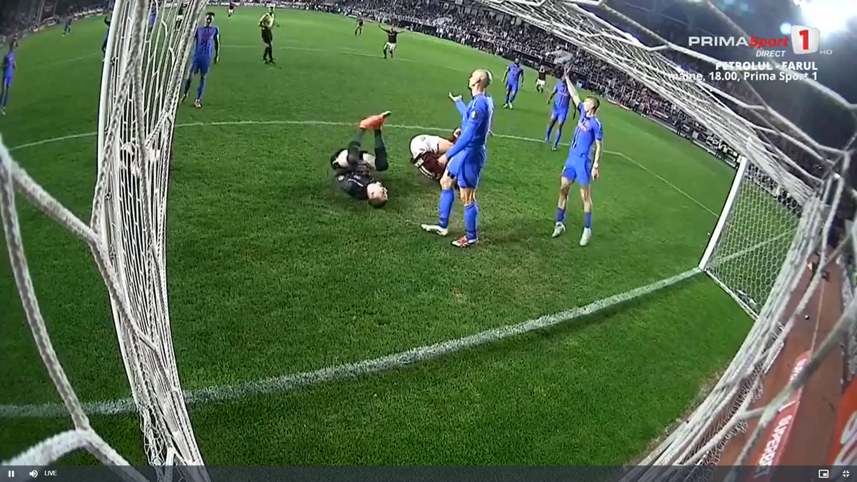 Contact între Târnovanu și Christensen în Rapid - FCSB