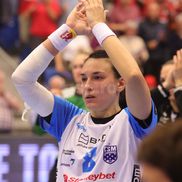 Cristina Neagu, în lacrimi după ultimul meci din carieră în Champions League/ foto: Ionuț Iordache (GSP)