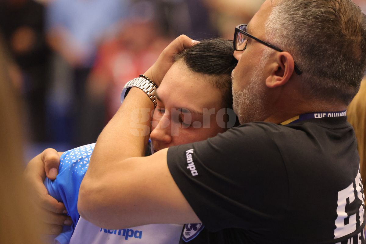 Esbjerg - CSM București 26-22. Lacrimi pe parchet: Cristina Neagu, deznădăjduită, după ultimul meci din carieră în Champions League