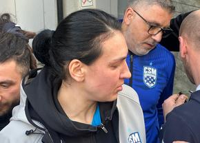 Zgâriată pe față și cu ochii în lacrimi, Cristina Neagu abia a rostit câteva cuvinte după eliminare: „Supărarea oricum rămâne”