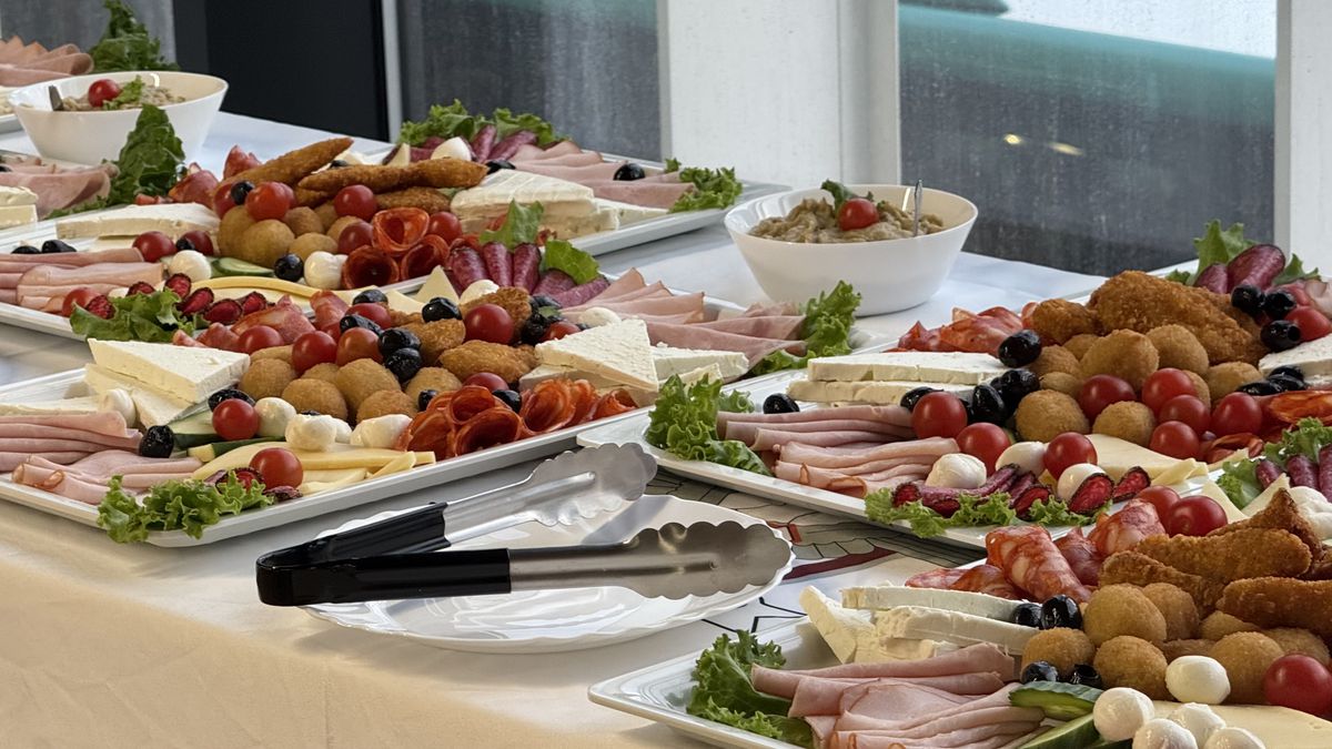 Ce primesc fanii Rapidului dacă îi plătesc 850 de lei lui Dan Șucu » Pachetul „Zi de meci” cu FCSB