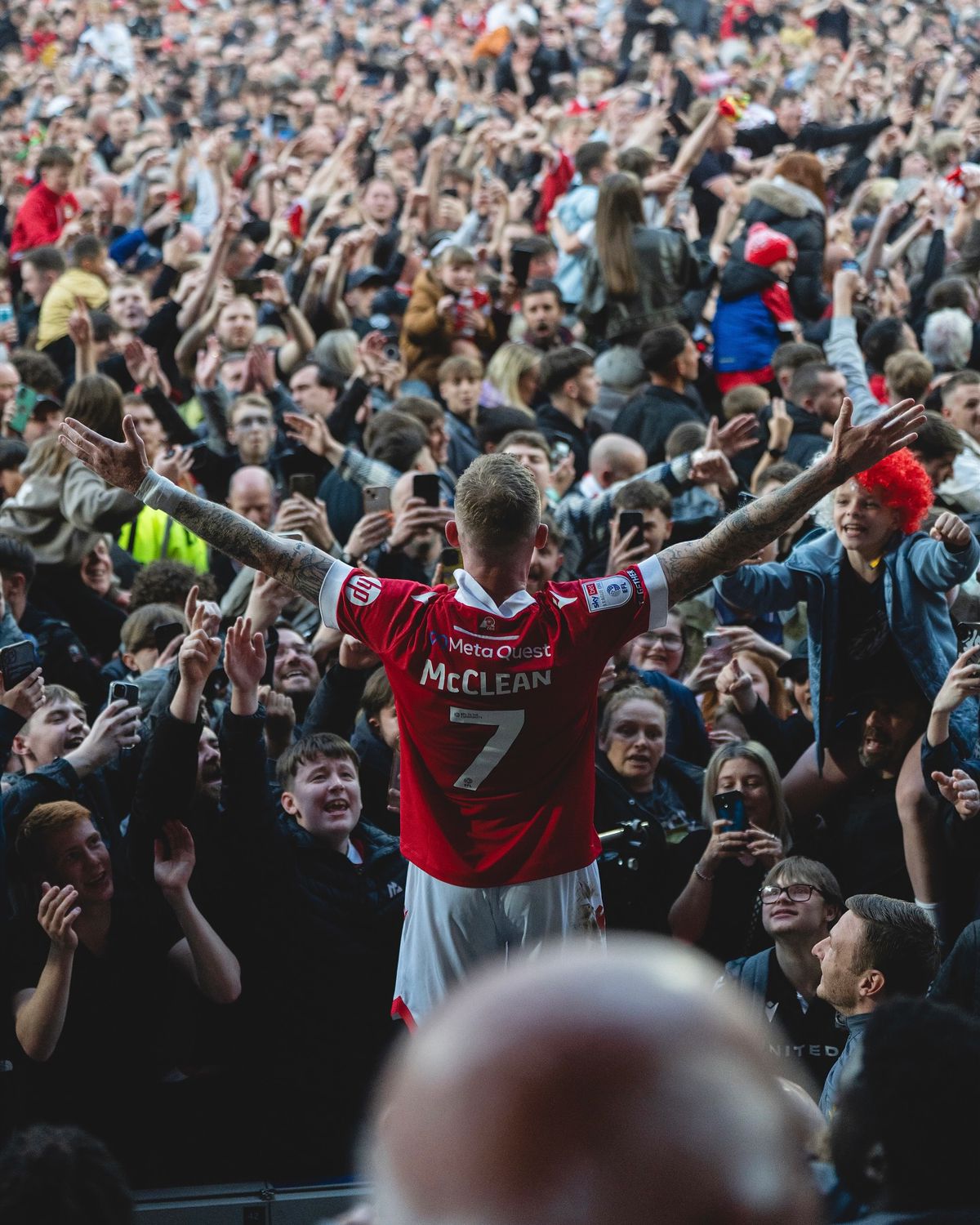 Wrexham, echipa patronată de Ryan Reynolds, a promovat al treilea sezon la rând