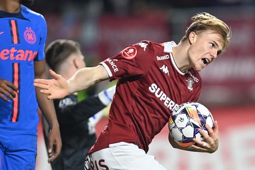 FCSB a învins duminică seara, în deplasare, scor 2-1, formaţia Rapid Bucureşti, în etapa a şasea din play-off-ul Superligii. Au marcat: Christensen 48 / Cisotti 6, Bîrligea 42. FOTO: Eduard Vînătoru (GSP.RO)