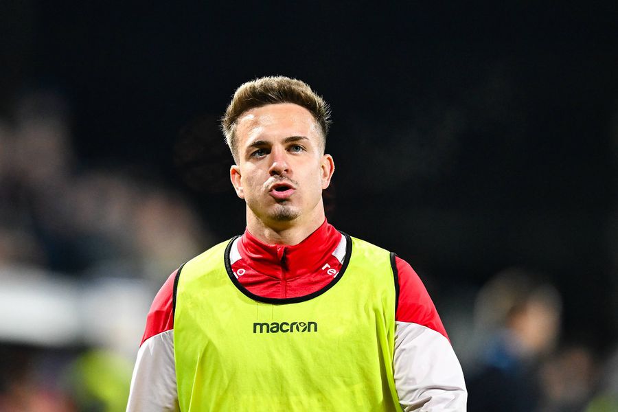 Încă o plecare de la Dinamo » Adus pe bani, nu i-a câștigat încrederea lui Zeljko Kopic