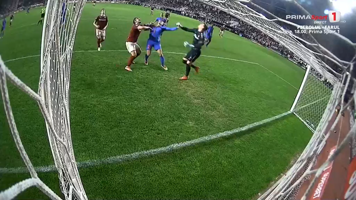 Contact între Târnovanu și Christensen în Rapid - FCSB