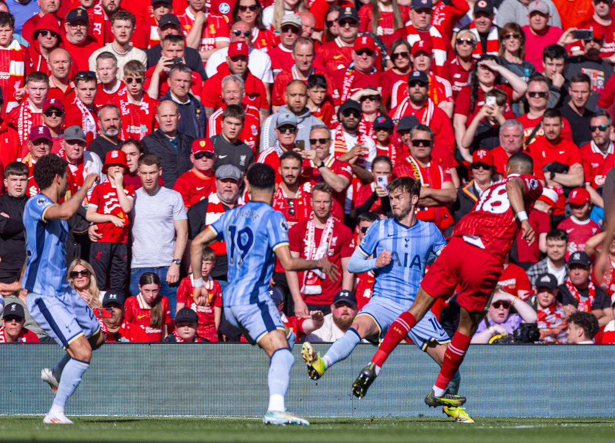 Liverpool - Tottenham, sărbătoare de titlu pentru „cormorani” // 27.04.2025