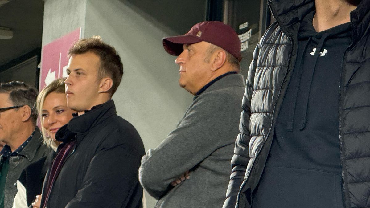 Tribună oficială înțesată de VIP-uri la Rapid - FCSB » Șucu și Angelescu au venit alături de soții